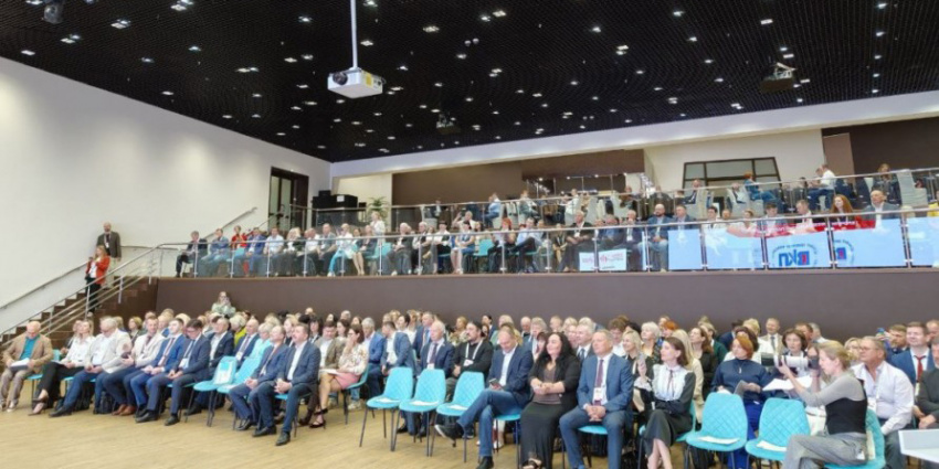 Форум «Профсоюзы XXI век. Мотивы и стимулы» открылся 9 октября в Сочи